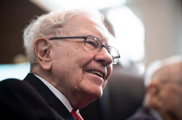 <p>Buffett said in a letter to shareholders he is moving slowly and now has increasing difficulty reading</p>