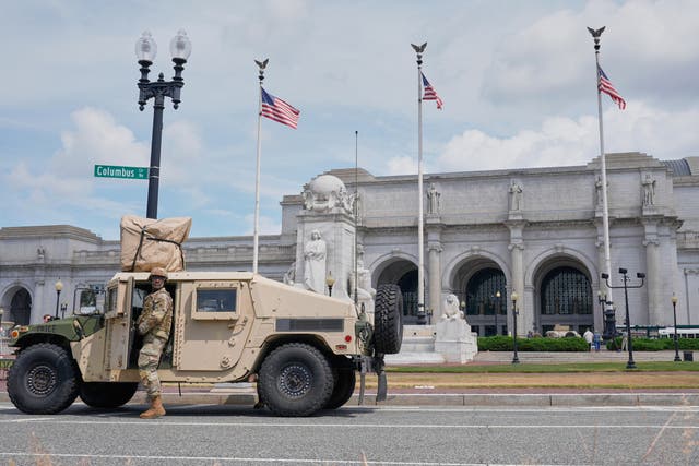 National Guard to carry weapons in D.C. as 400 additional troops ...