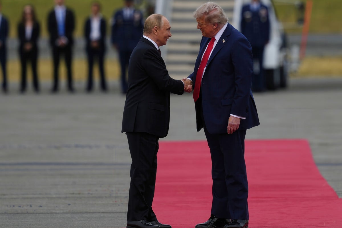 Ukrainians left disappointed at Trump rolling out red carpet for ‘tyrant’ Putin