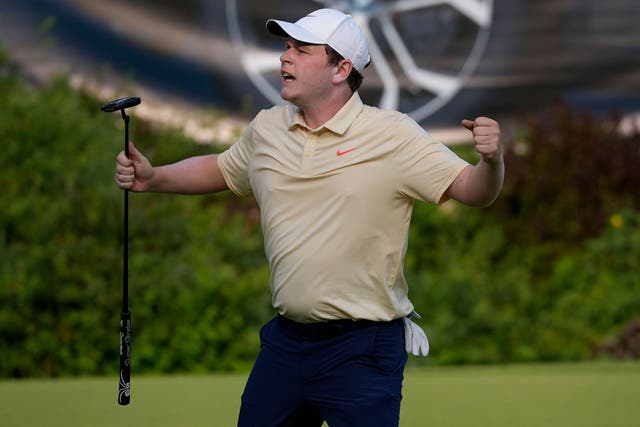 <p>Robert MacIntyre leads Scottie Scheffler by four shots</p>