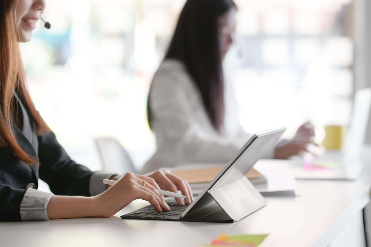 Poor Service Graphics Almost half of consumers say they have suffered poor service over the ...