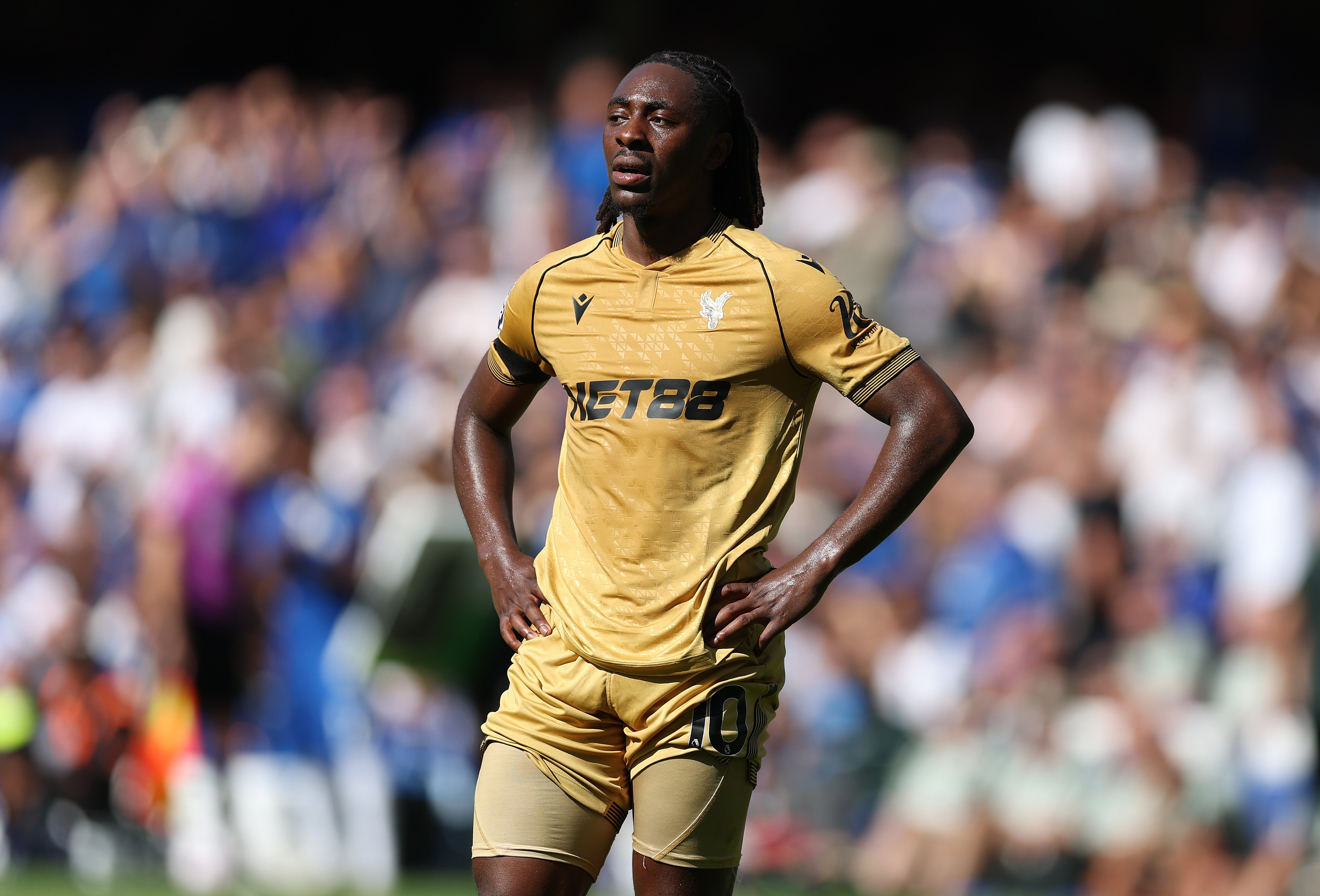 Eberechi Eze, do Crystal Palace, em ação contra o Chelsea