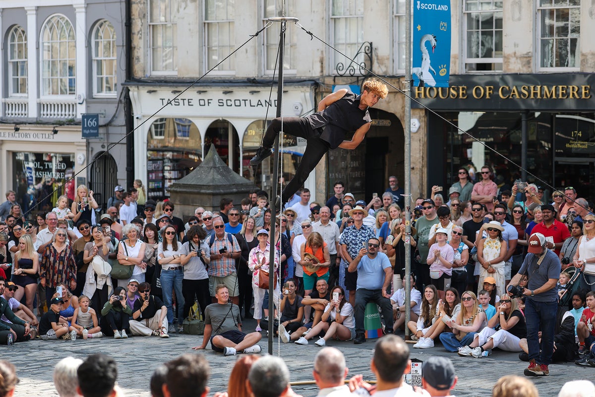 The hell of staying in Edinburgh during the Fringe Festival