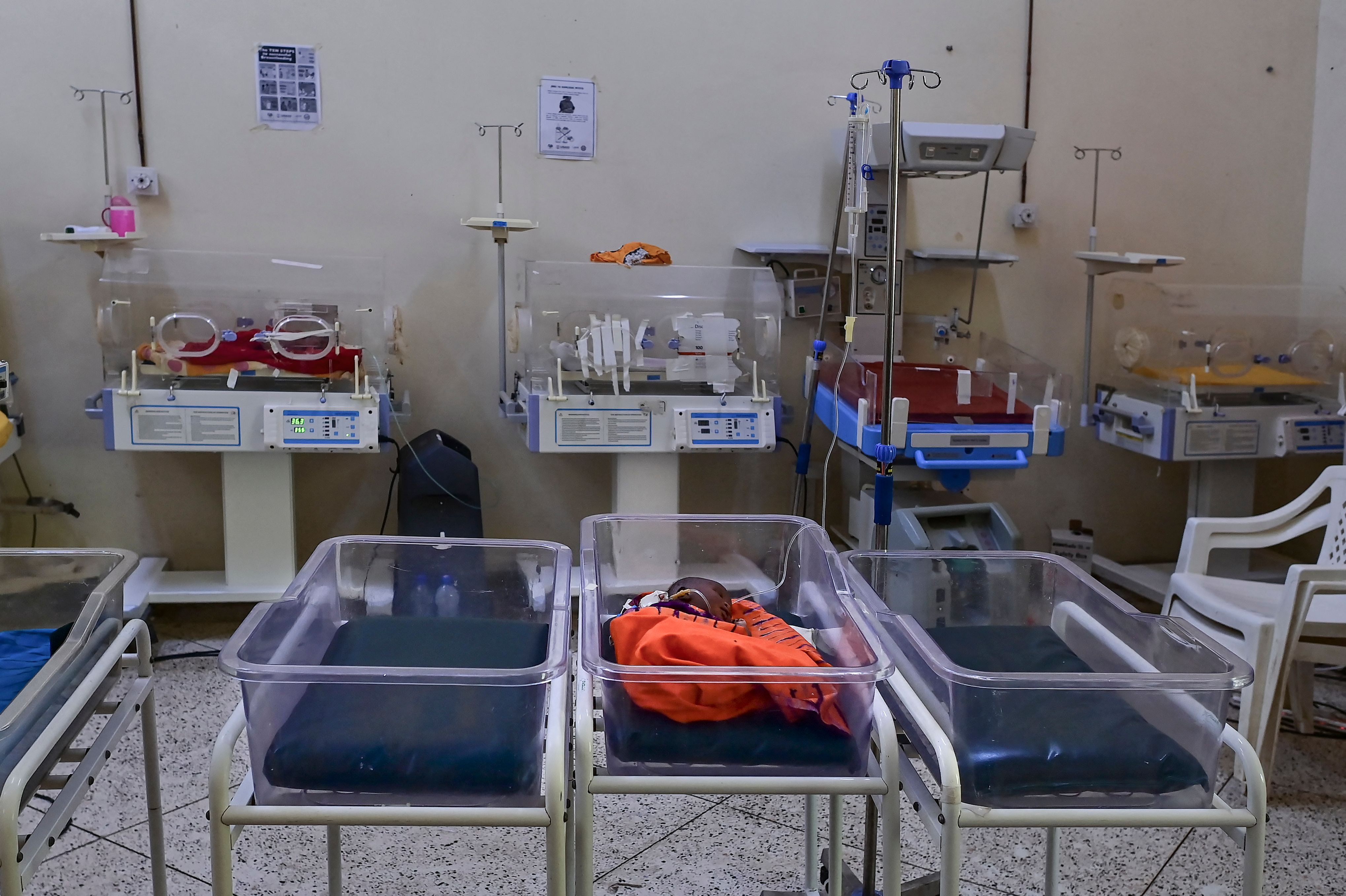 <p>Incubators and cradles for newborns in the maternity ward at the Lodwar County Refferal Hospital in Kenya</p>