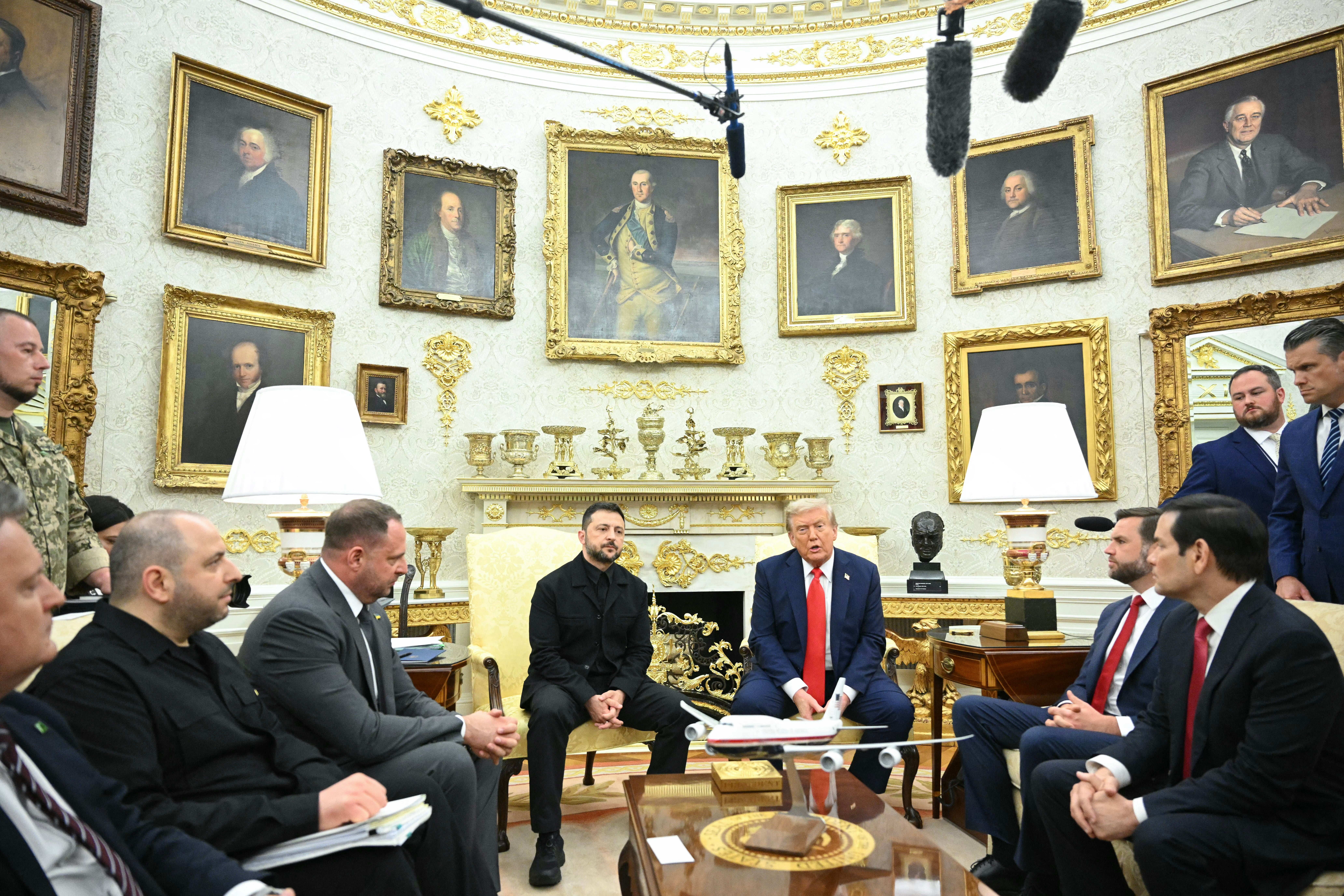 The White House asked Ukrainian officials if Zelensky would wear a suit ahead of Monday’s meeting in D.C. with top European leaders and Trump
