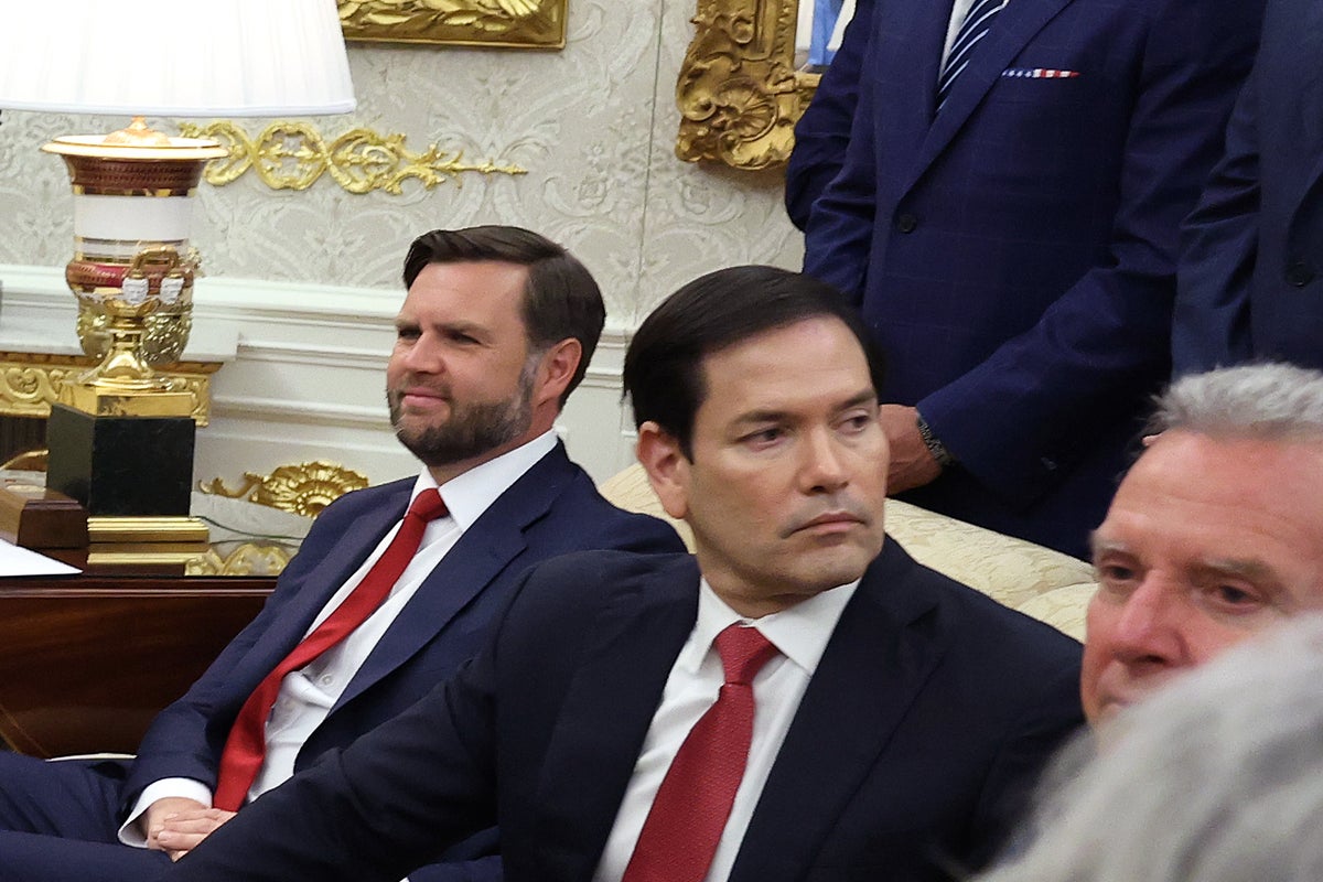 ‘See how much smoother things go’: Social media users are all saying the same thing about Vance’s silence during Zelensky talks