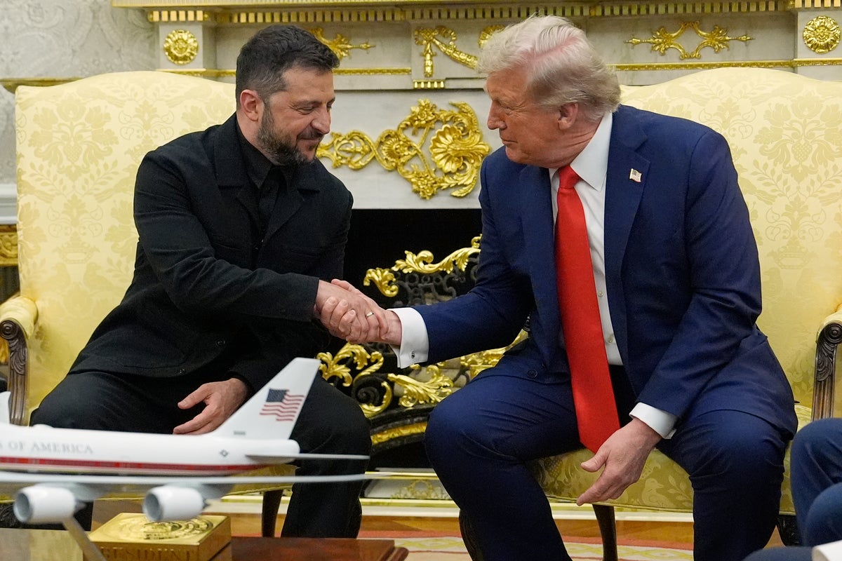 https://static.independent.co.uk/2025/08/19/02/APTOPIX_Trump_Russia_Ukraine_War_58775.jpg?width=1200&height=800&crop=1200:800