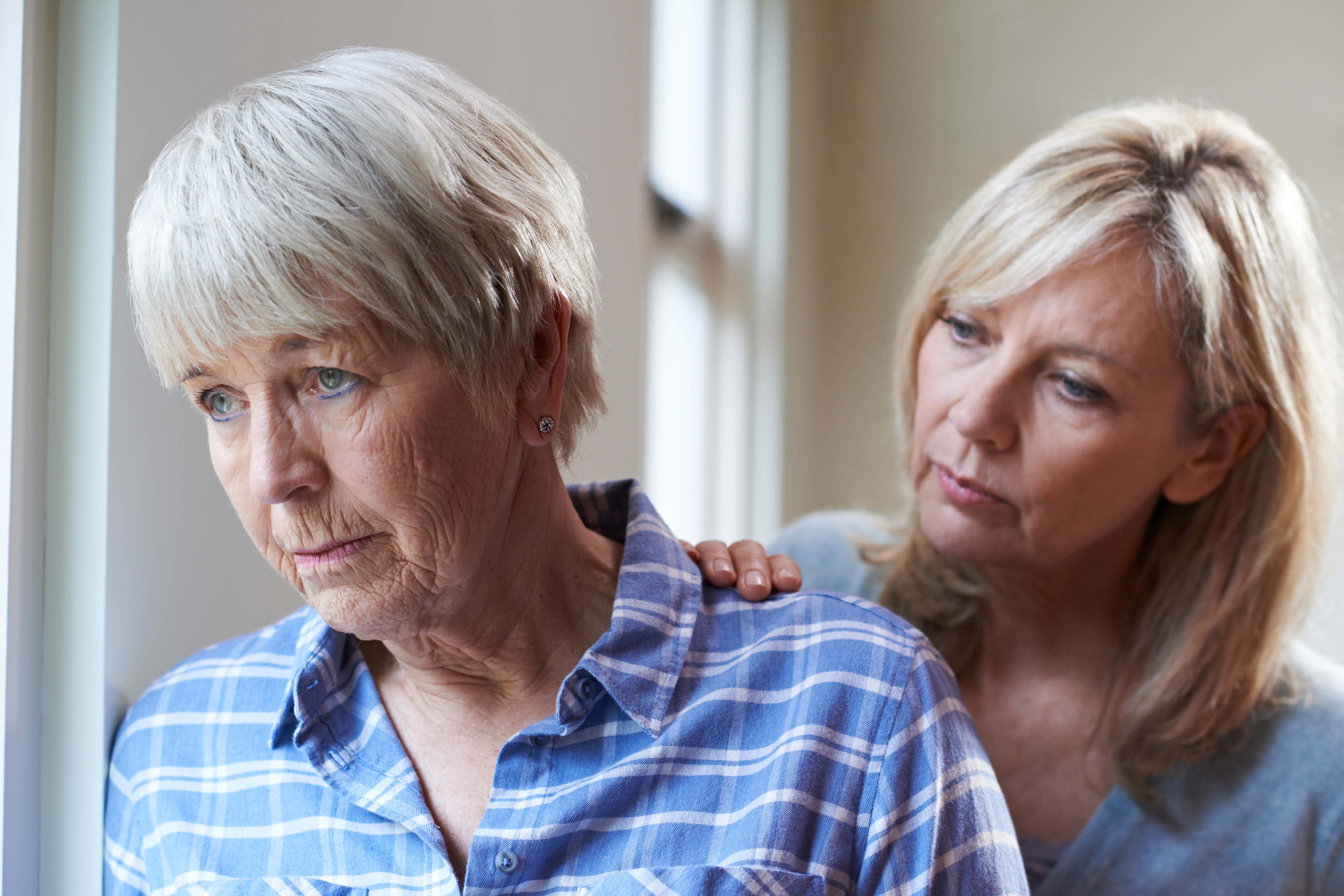 People who use a hearing aid before the age of 70 can dramatically reduce their risk of dementia, new research shows