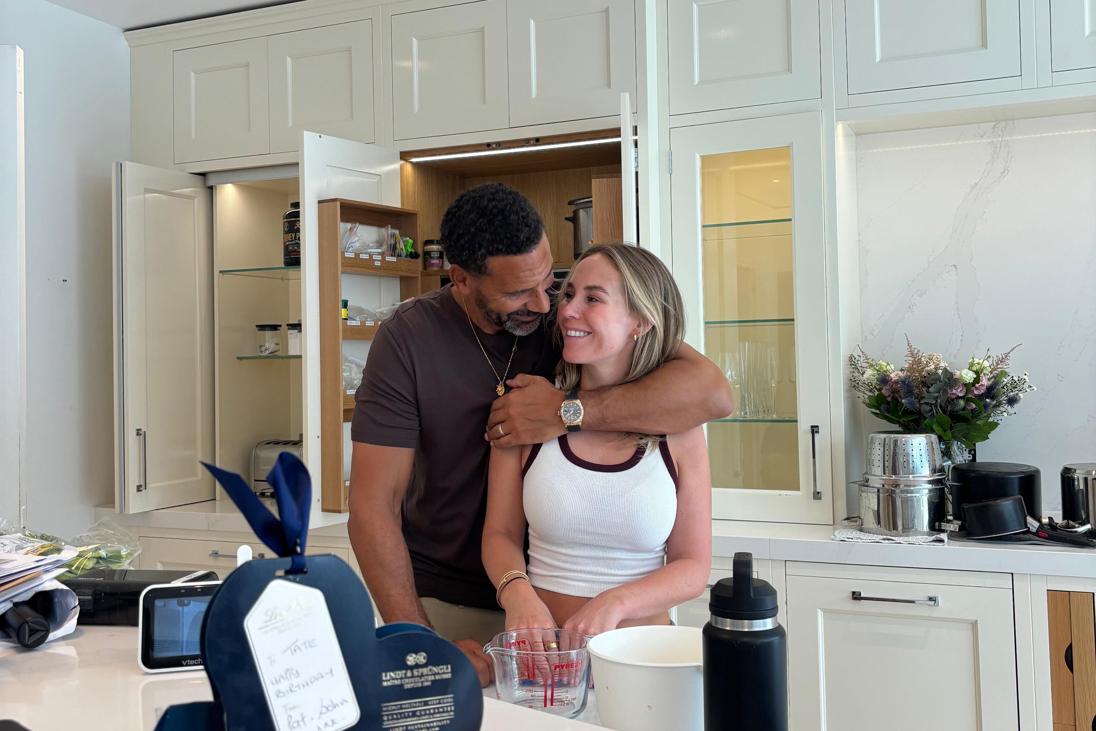 Rio and Kate in the kitchen together