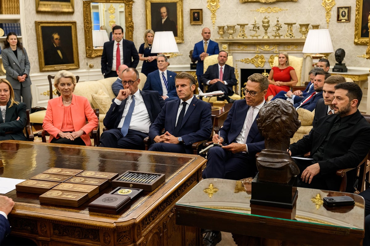 Arrangement of world leaders sat around Donald Trump in the White House raises eyebrows