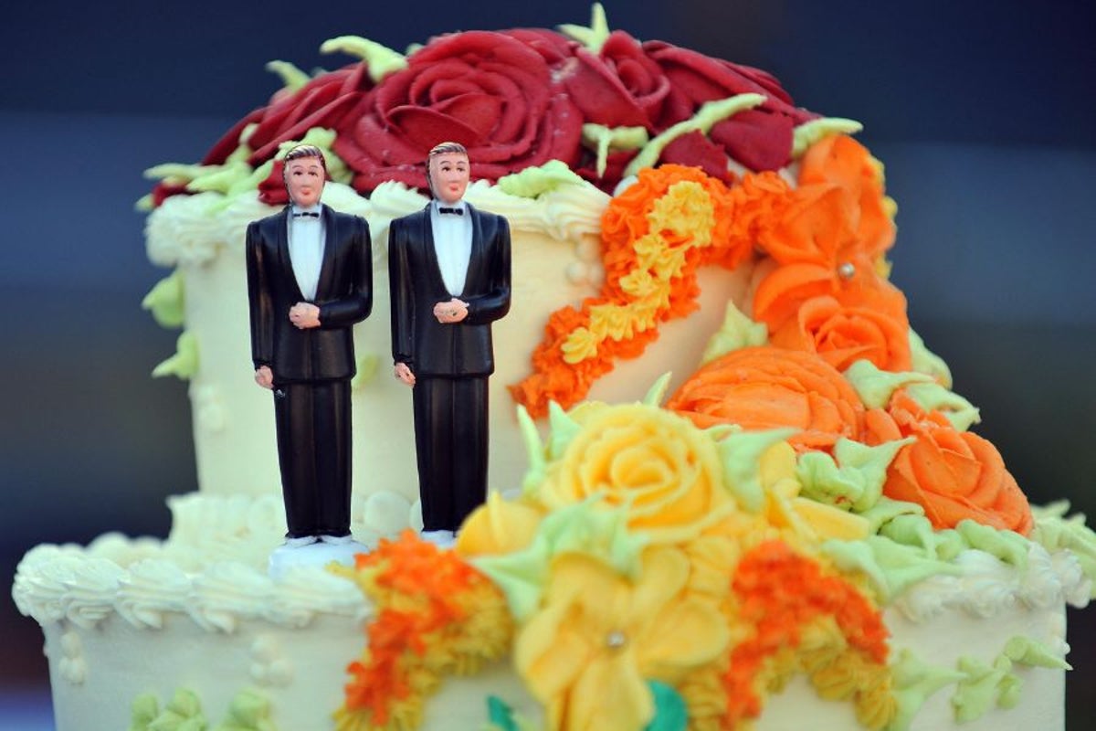 LGBTQ bookstore to hold ‘wedding marathon’ amid SCOTUS hearing on same-sex marriage