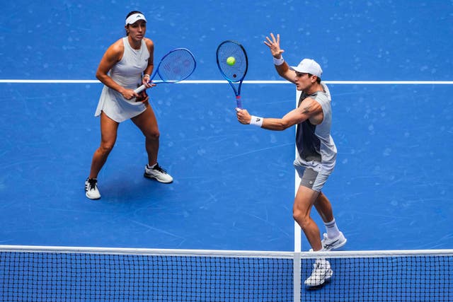 <p>The top seeds moved smoothly past the former US Open champions Alcaraz and Raducanu</p>