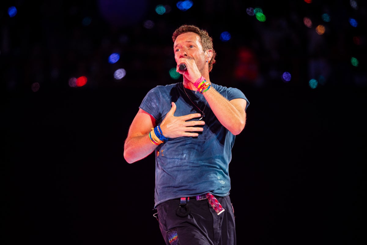Coldplay review, Hull – Chris Martin delivers shameless crowd pandering and a dazzling setlist