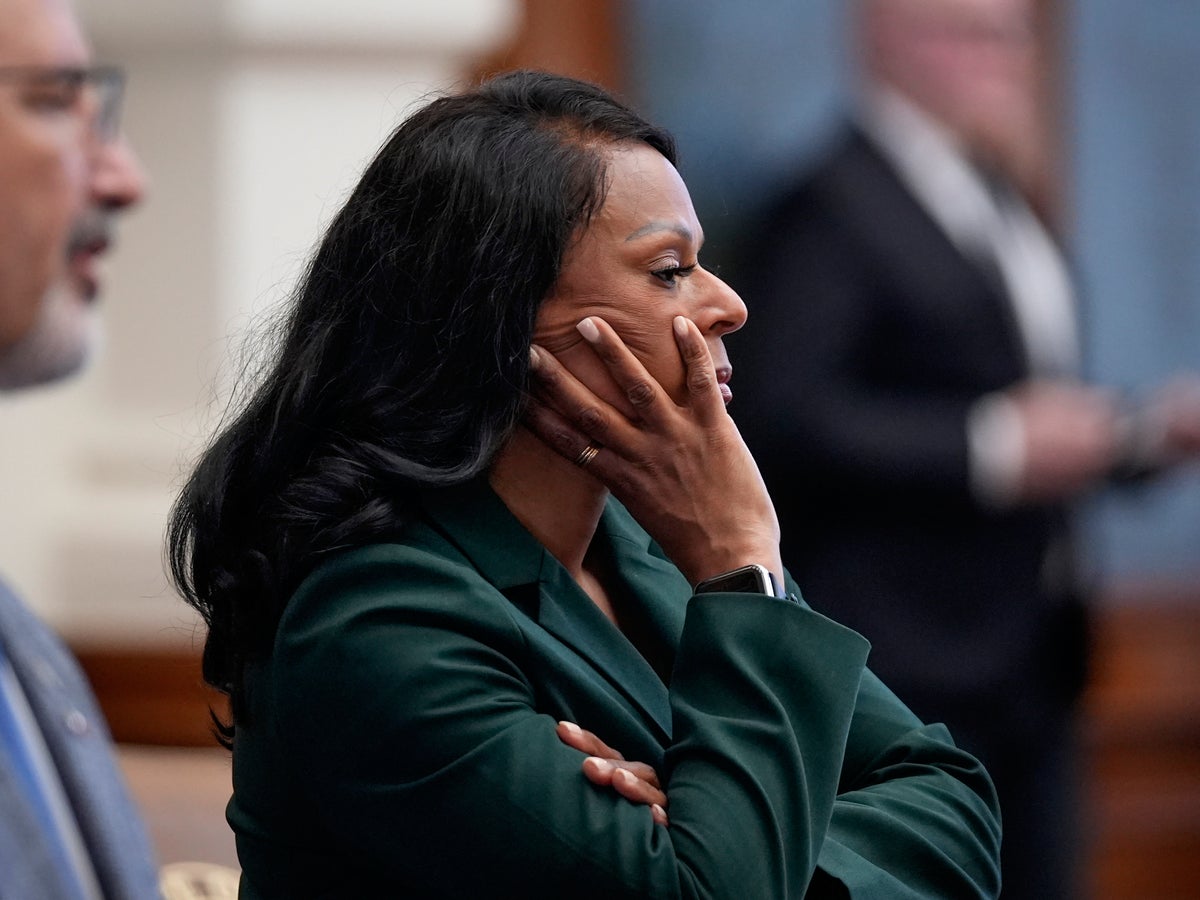 Rep .Nicole Collier remains locked in House chamber after refusing GOP law  enforcement escort | The Independent