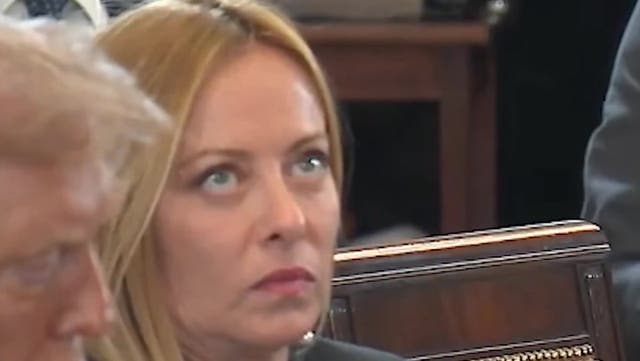 <p>Italian PM Giorgia Meloni caught rolling her eyes as Merz ‘lectures’ Trump during Ukraine talks.</p>