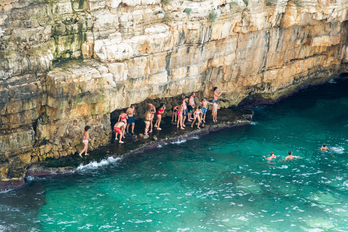 Tourists warned against ‘reckless’ cliff-diving after man dies in Italy