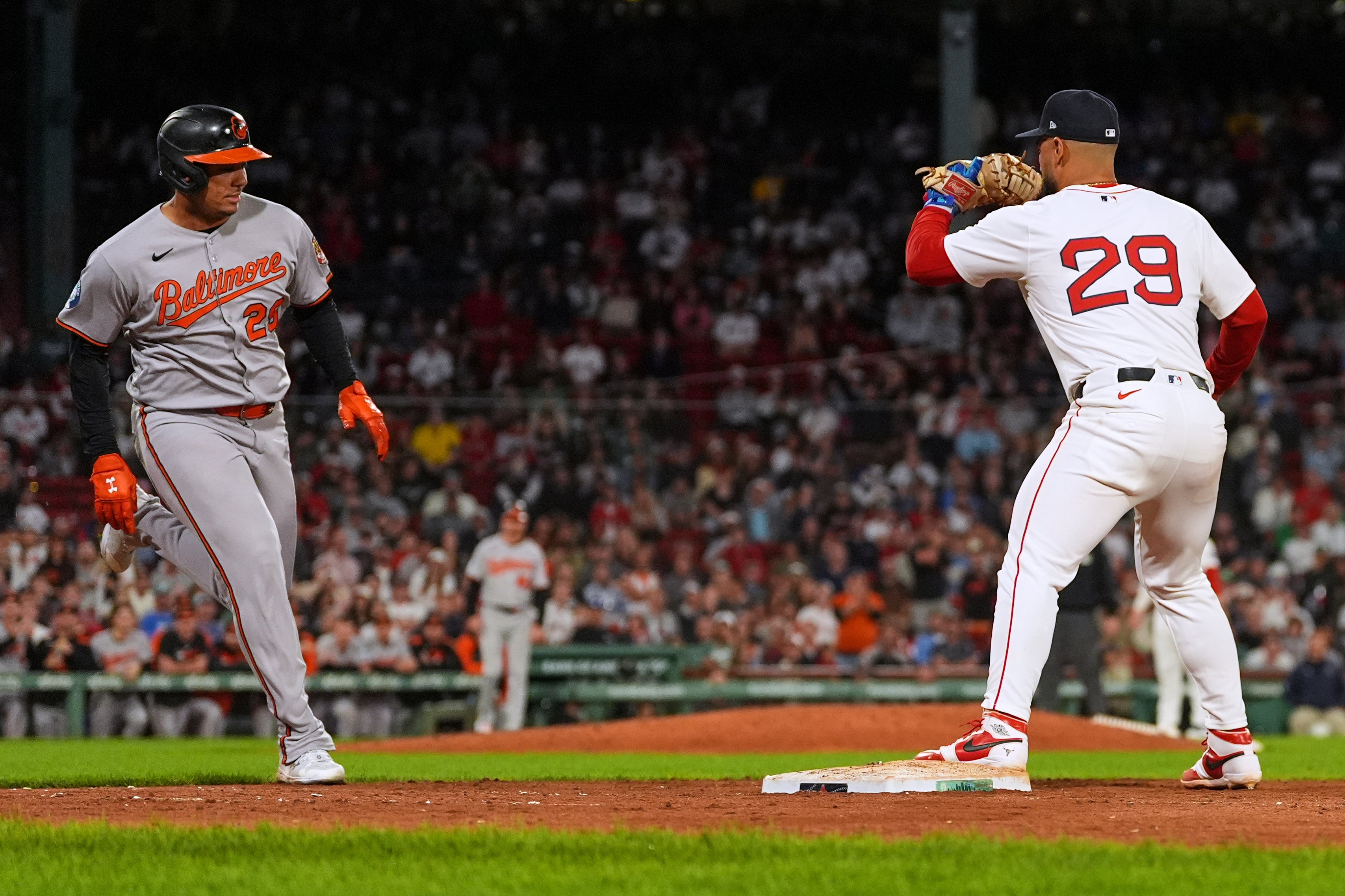 ORIOLES-MEDIAS ROJAS