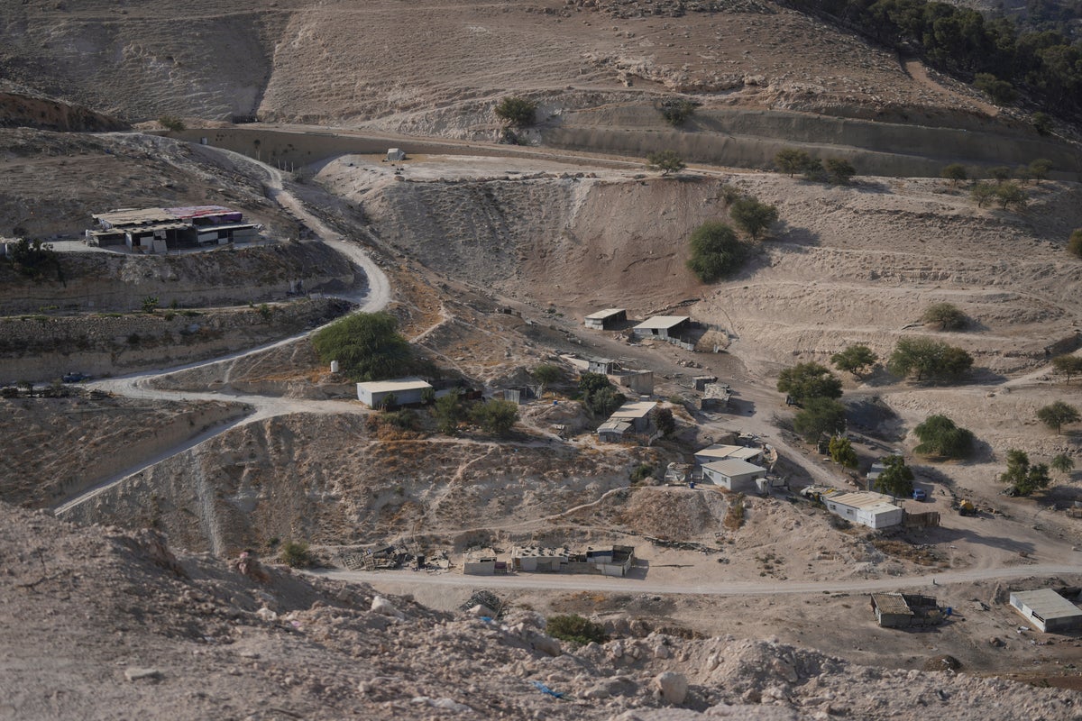 Israel gives final approval for controversial settlement plan