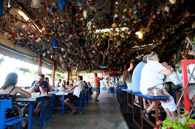 <p>The brain gets slower and smaller as we age. Researchers say one diet in particular can help protect it </p>