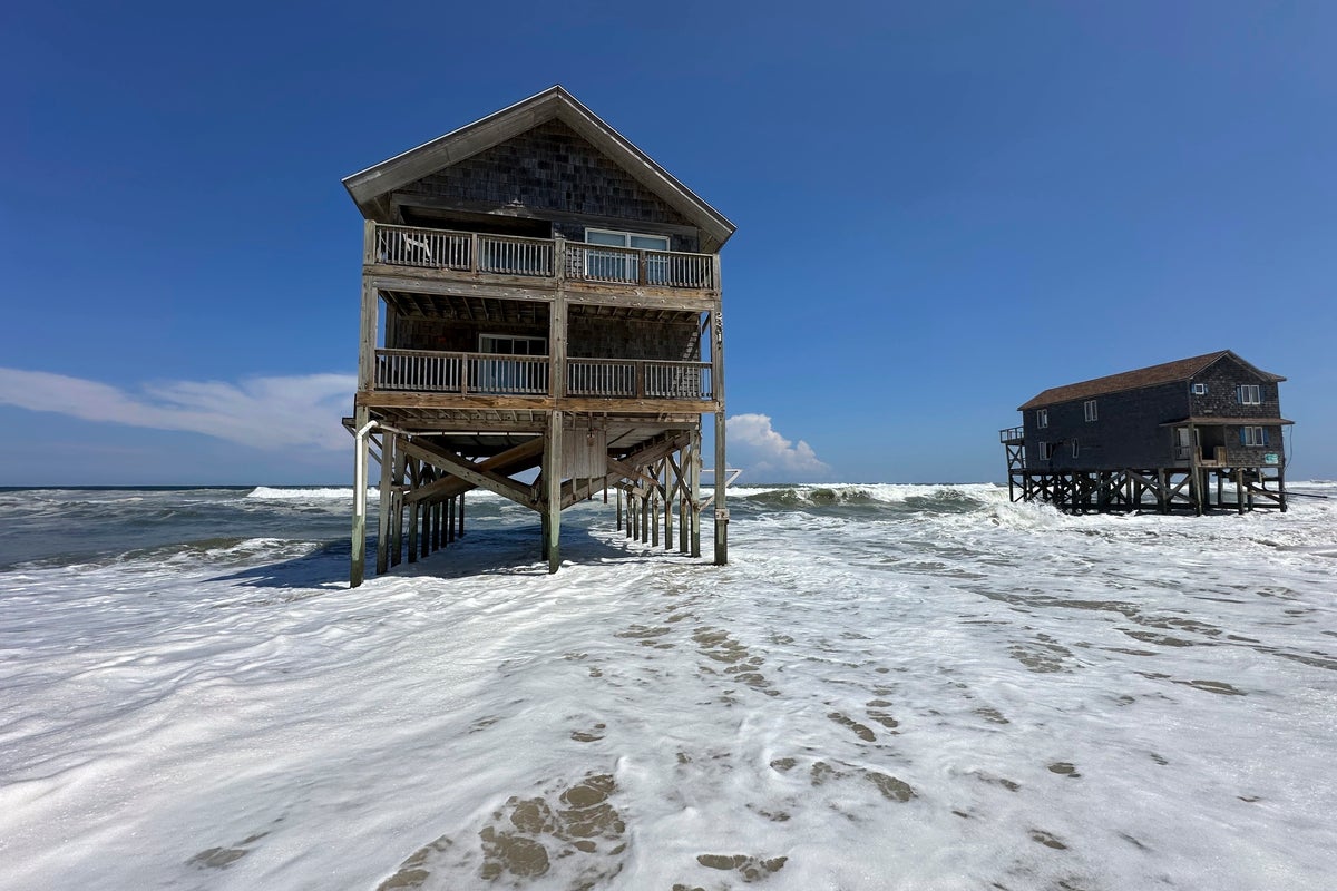 Two more homes near collapse as Hurricane Erin waves pound North Carolina