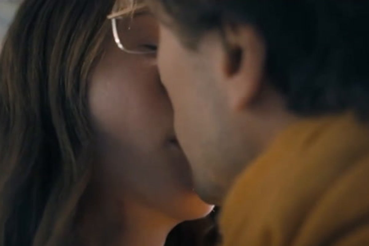 Amanda Knox and Raffaele Sollecito infamous kiss recreated in new tv drama