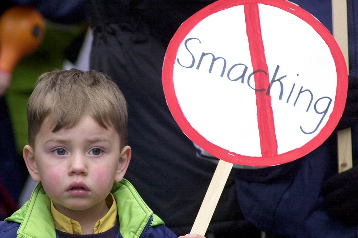 Government urged to enforce a total ban on smacking of children