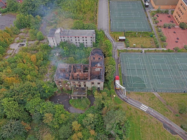 <p>Firefighters are battling a significant blaze at a Grade I-listed manor house in Liverpool, prompting warnings for local residents to keep windows and doors closed</p>