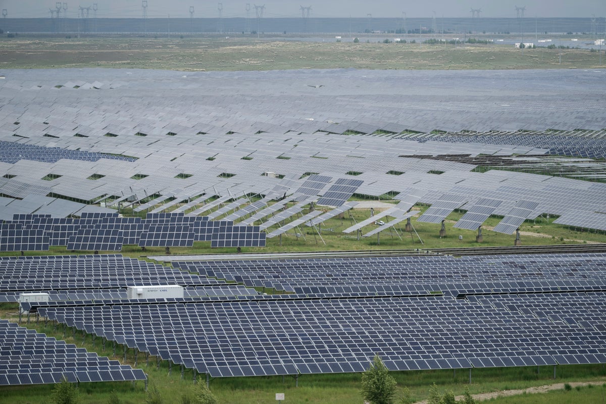 China races to build world’s largest solar farm to meet emission targets