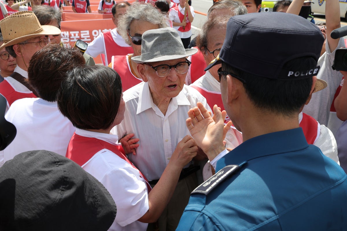 95-year-old former North Korean soldier in South campaigns to be sent to the North