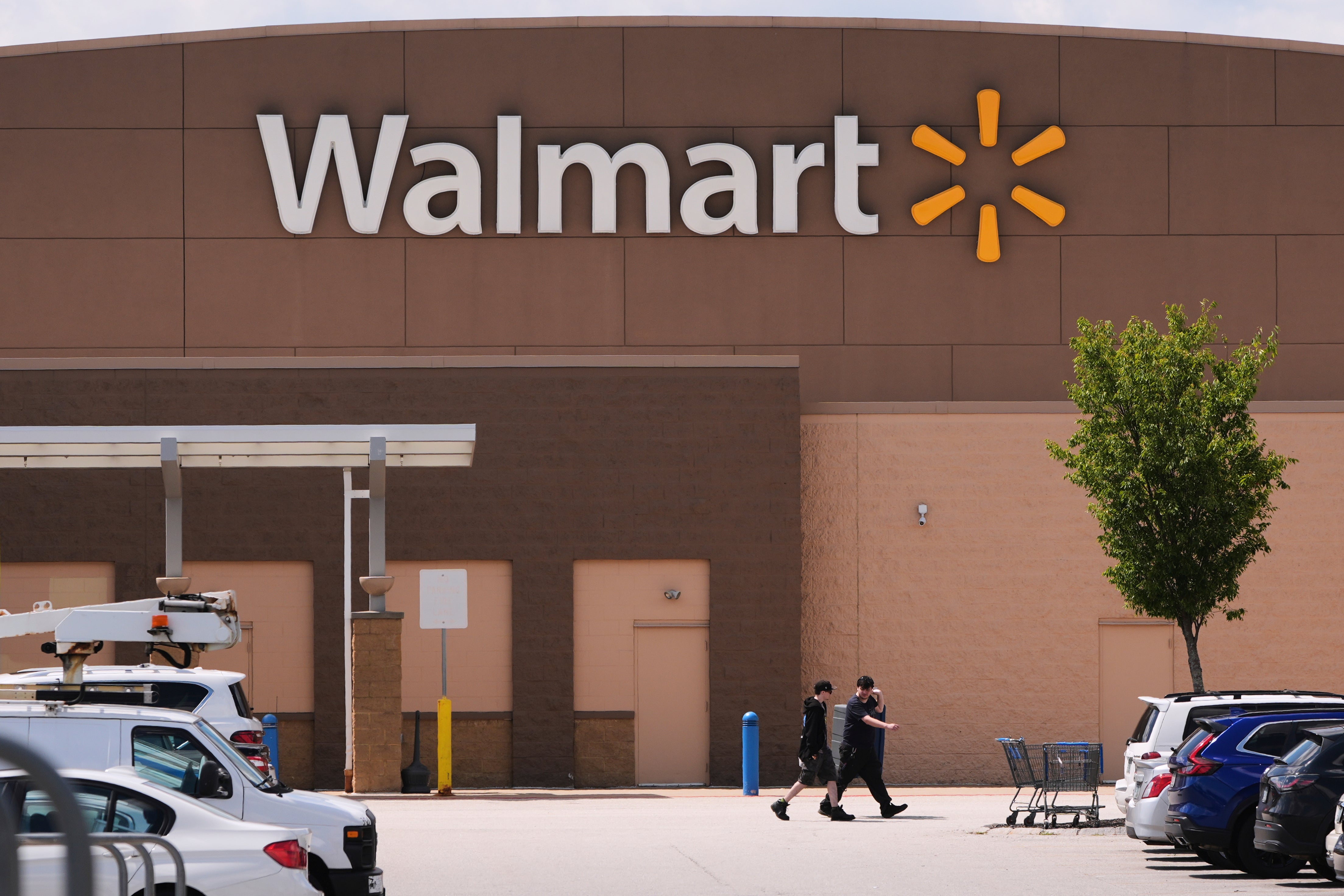 🟥 (Market Recap)"Walmart: Vendite in crescita ma utili sotto pressione, azioni in calo del 3%"