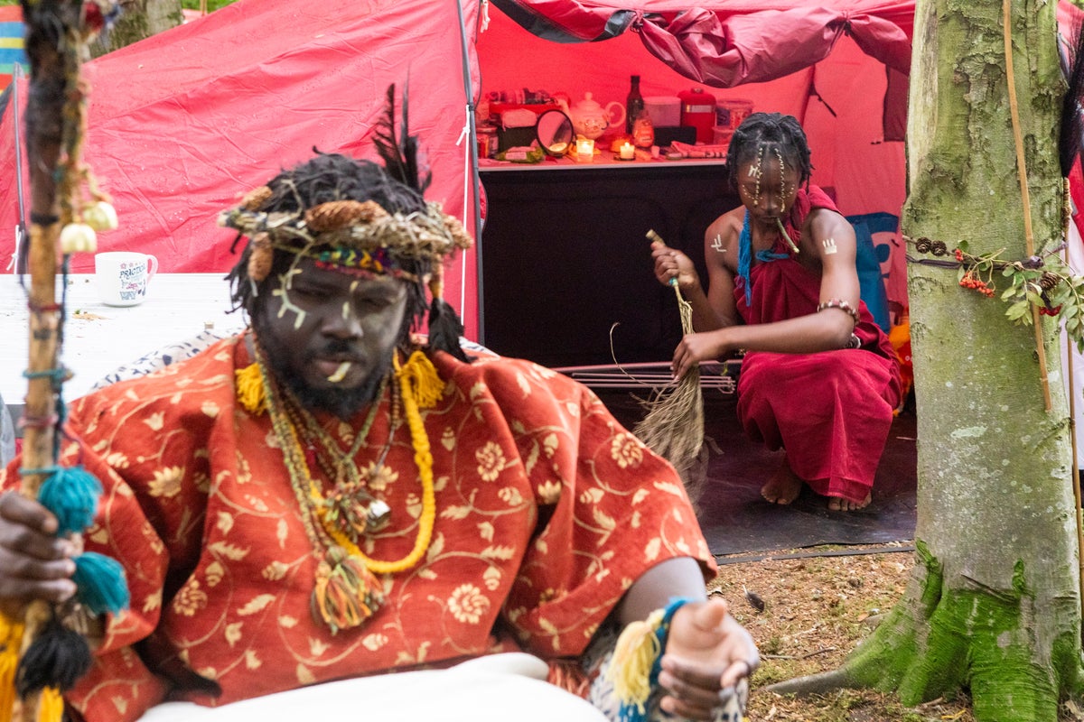 Sheriff orders removal of ‘lost tribe’ living in Scottish woods
