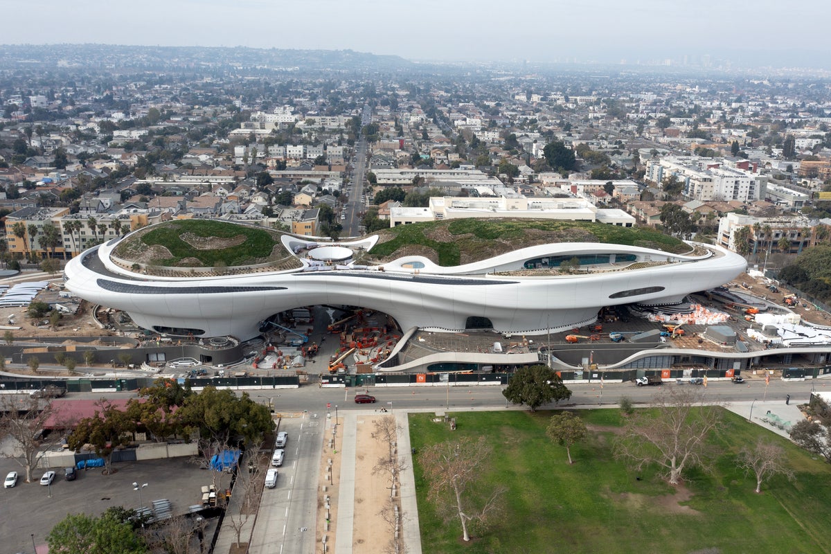 George Lucas’s $1 billion spaceship-like Los Angeles museum nears completion