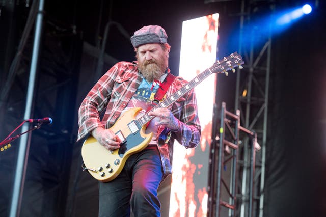 BRENT HINDS-MASTODON-DECESO