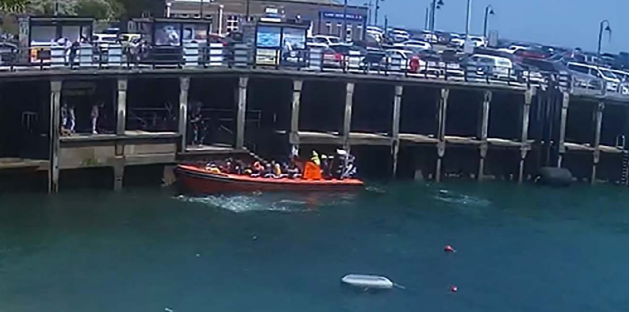 Ludi Explorer painted passengers to reject passengers at Pear Landing Stages
