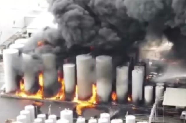 <p>A massive explosion at a Louisiana auto supply plant has caused a huge fire and billows of black smoke to plume into the air as authorities order people to evacuate the area</p>