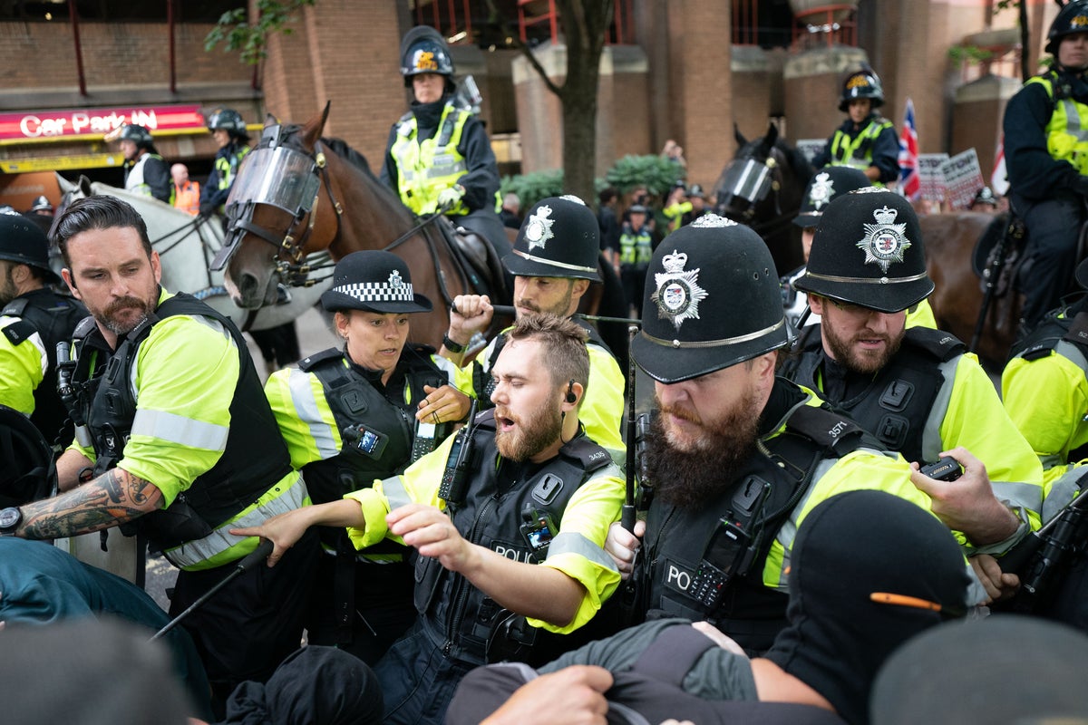 Asylum hotel protests latest: Government vows to fast-track deportations after new wave of anti-migrant demos