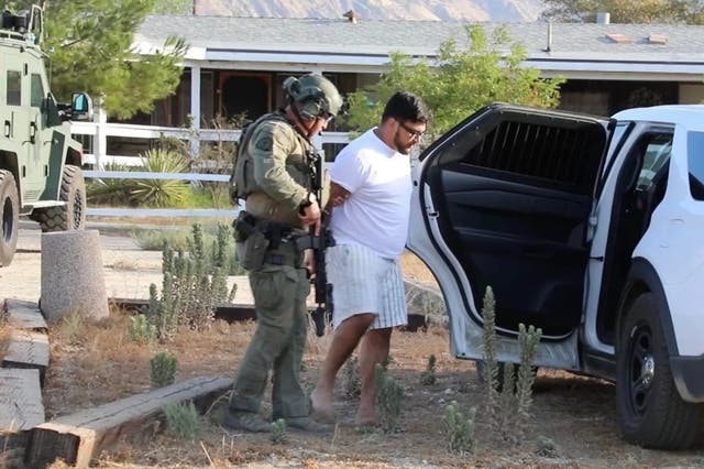 <p>Jake Haro, de 32 años, fue visto el domingo colaborando con agentes del sheriff en la búsqueda de su hijo</p>
