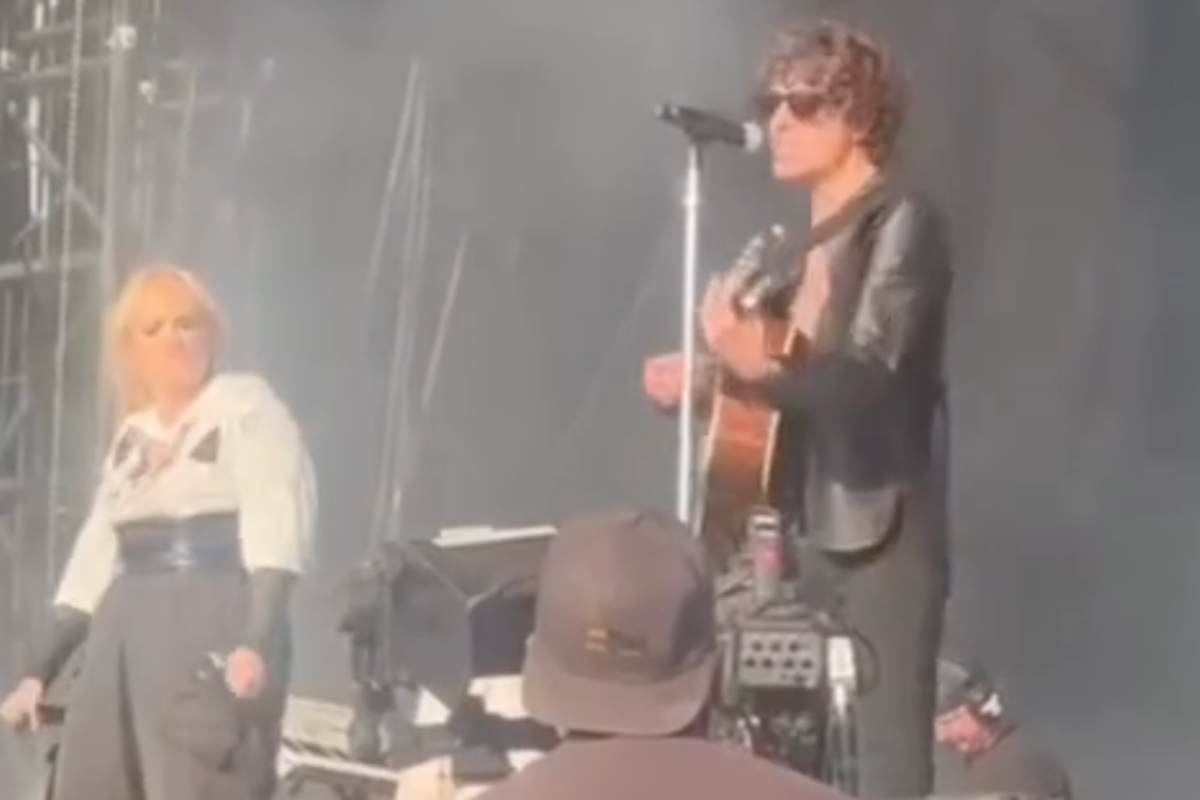 Major Hollywood star joins The Kooks on Reading stage in last-minute surprise
