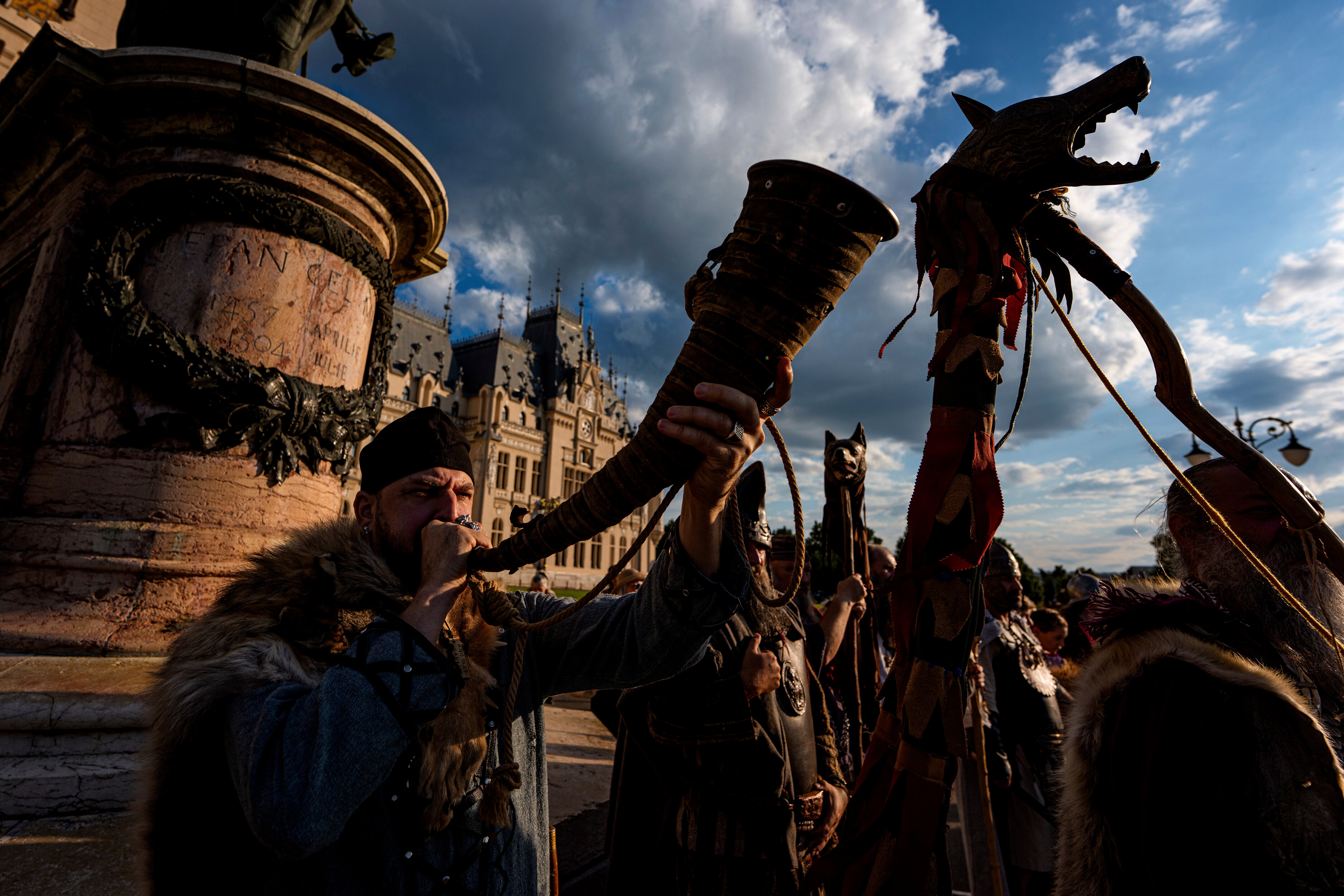 RUMANÍA-RECREACIÓN HISTÓRICA