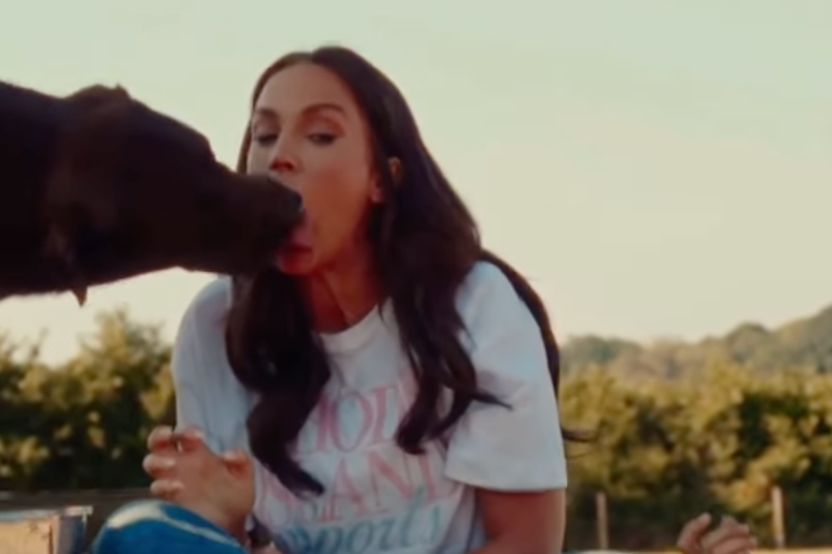 Vicky Pattinson lets dog lick inside her mouth in video horrifying fans