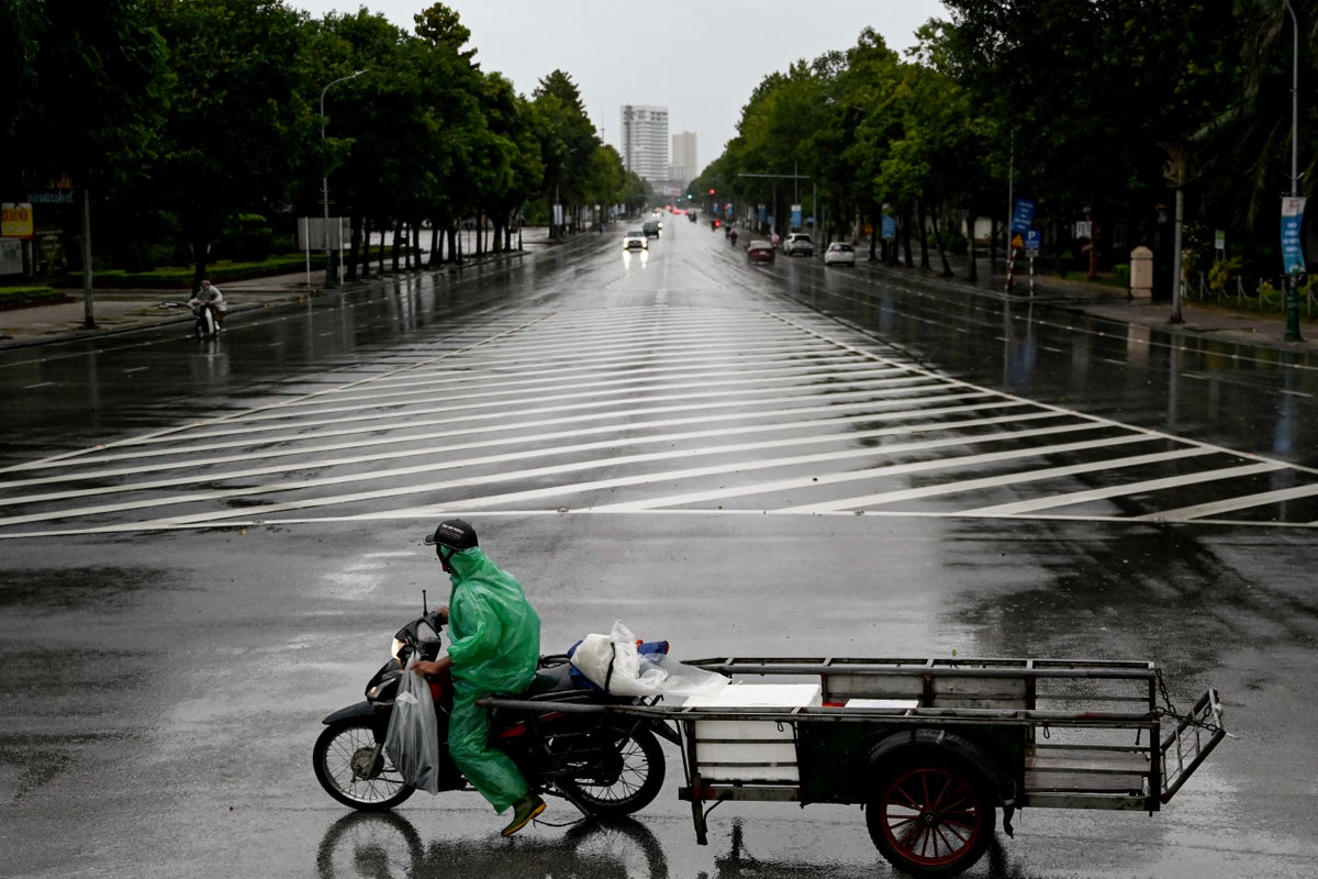 Vietnam evacuates hundreds of thousands as typhoon Kajiki nears