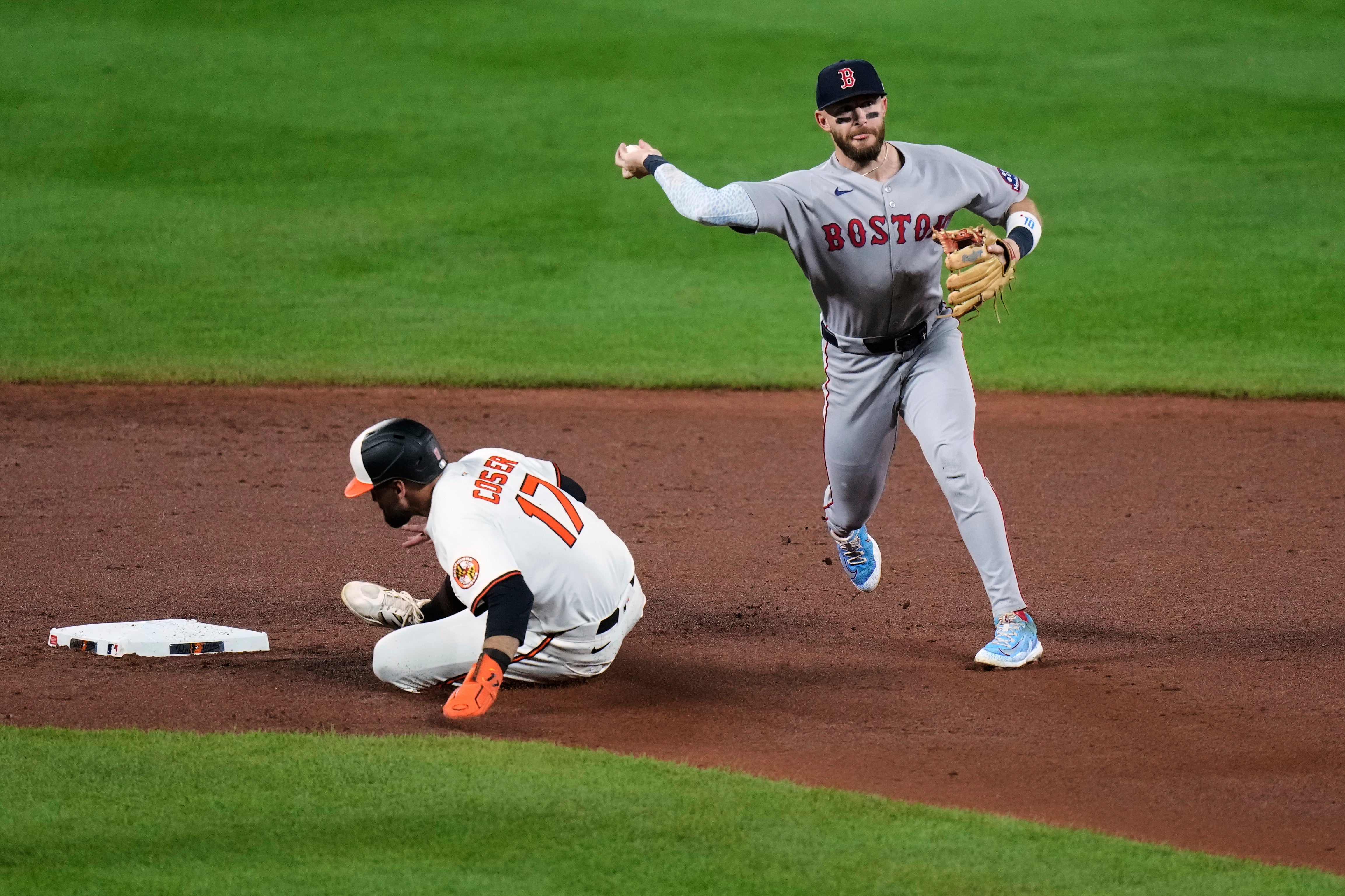 MEDIAS ROJAS-ORIOLES
