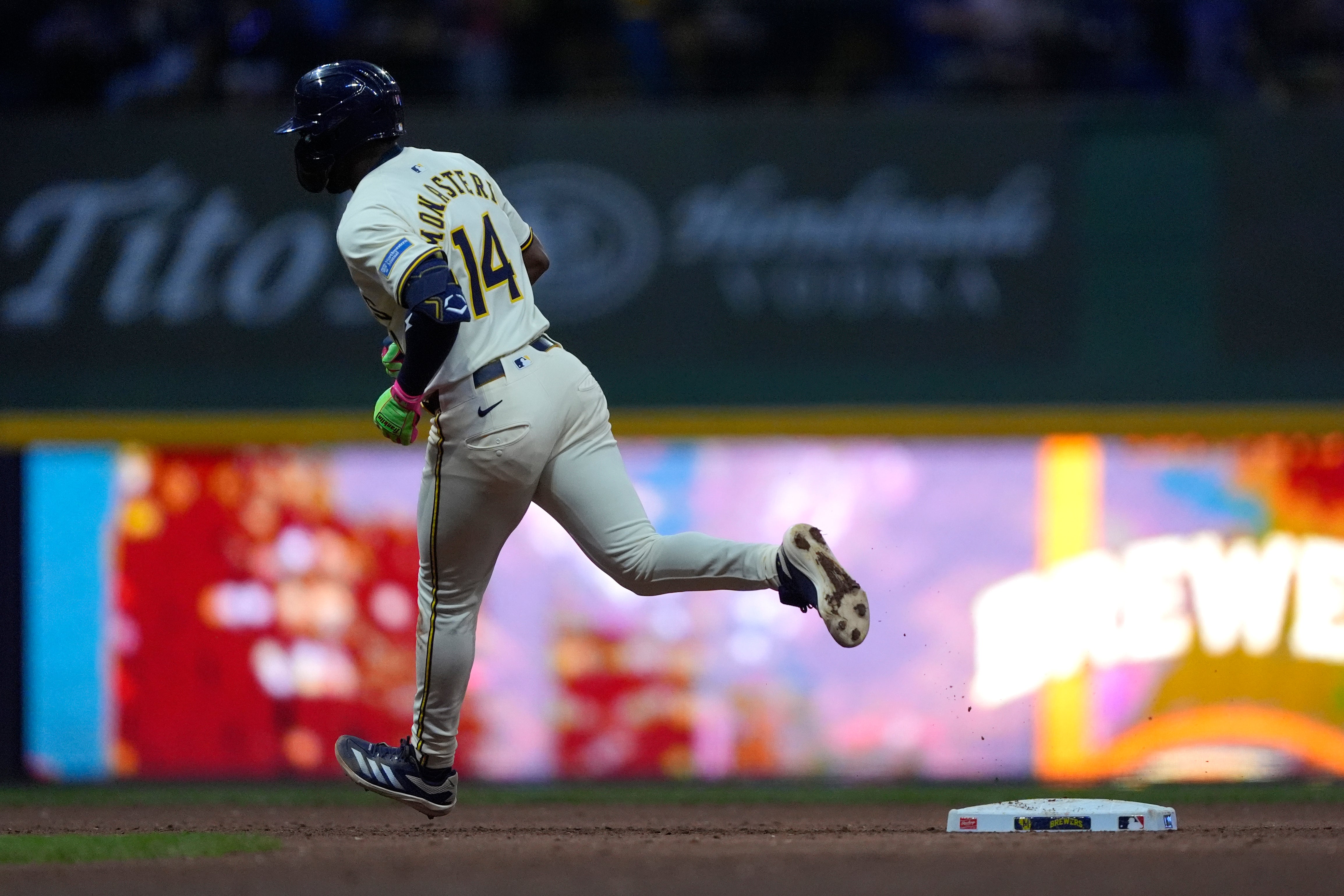 DIAMONDBACKS-CERVECEROS