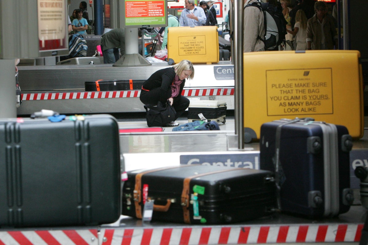 Baggage handlers at Gatwick Airport call off strike action after new pay offer