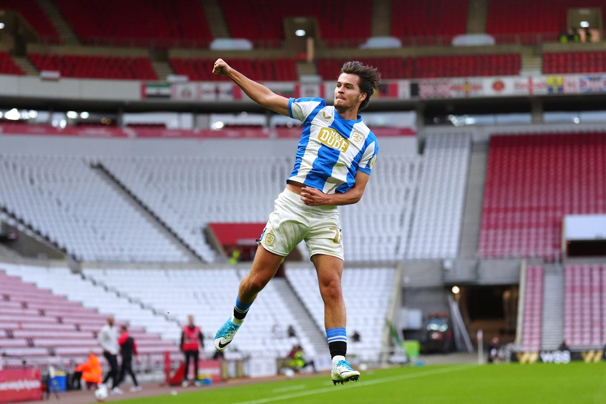 Huddersfield win shoot-out to sink Sunderland and reach Carabao Cup third round