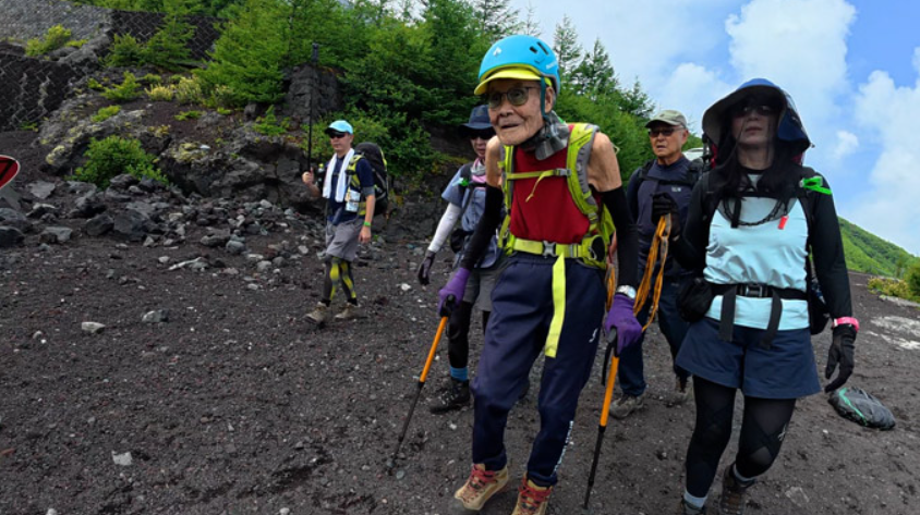 <p>Kokichi Akuzawa, 102, became the oldest person to climb Mount Fuji</p>
