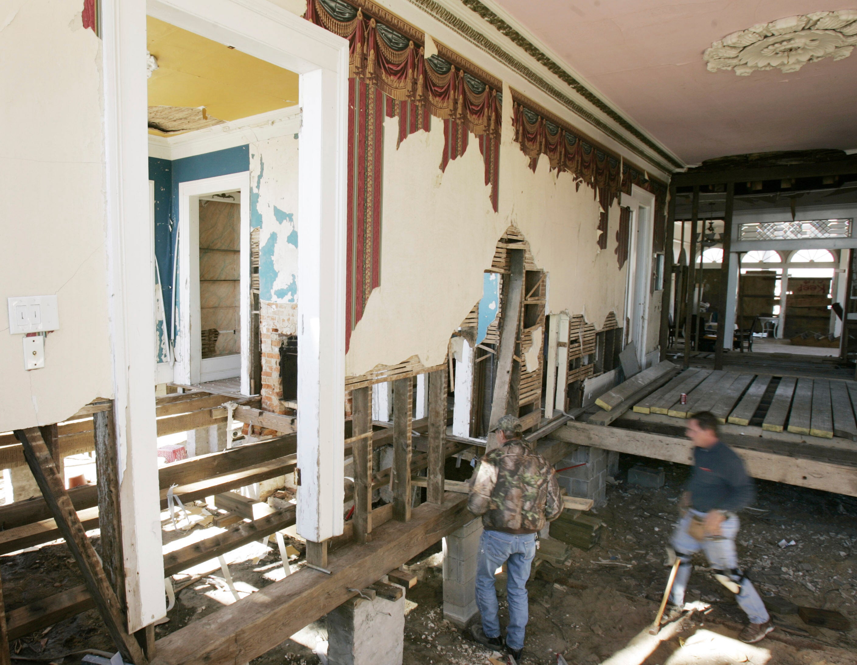 US Media Katrina Roberts