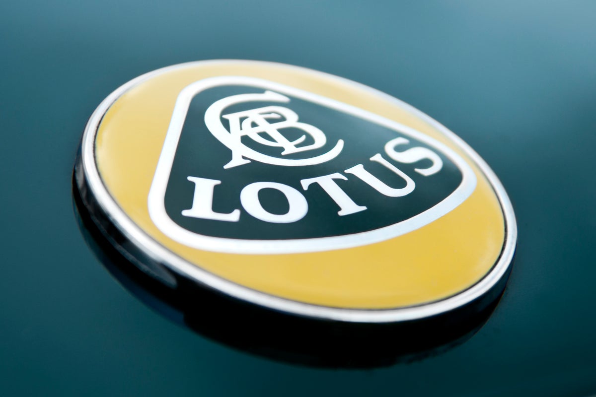 Iconic sportscar manufacturer Lotus cuts 550 jobs
