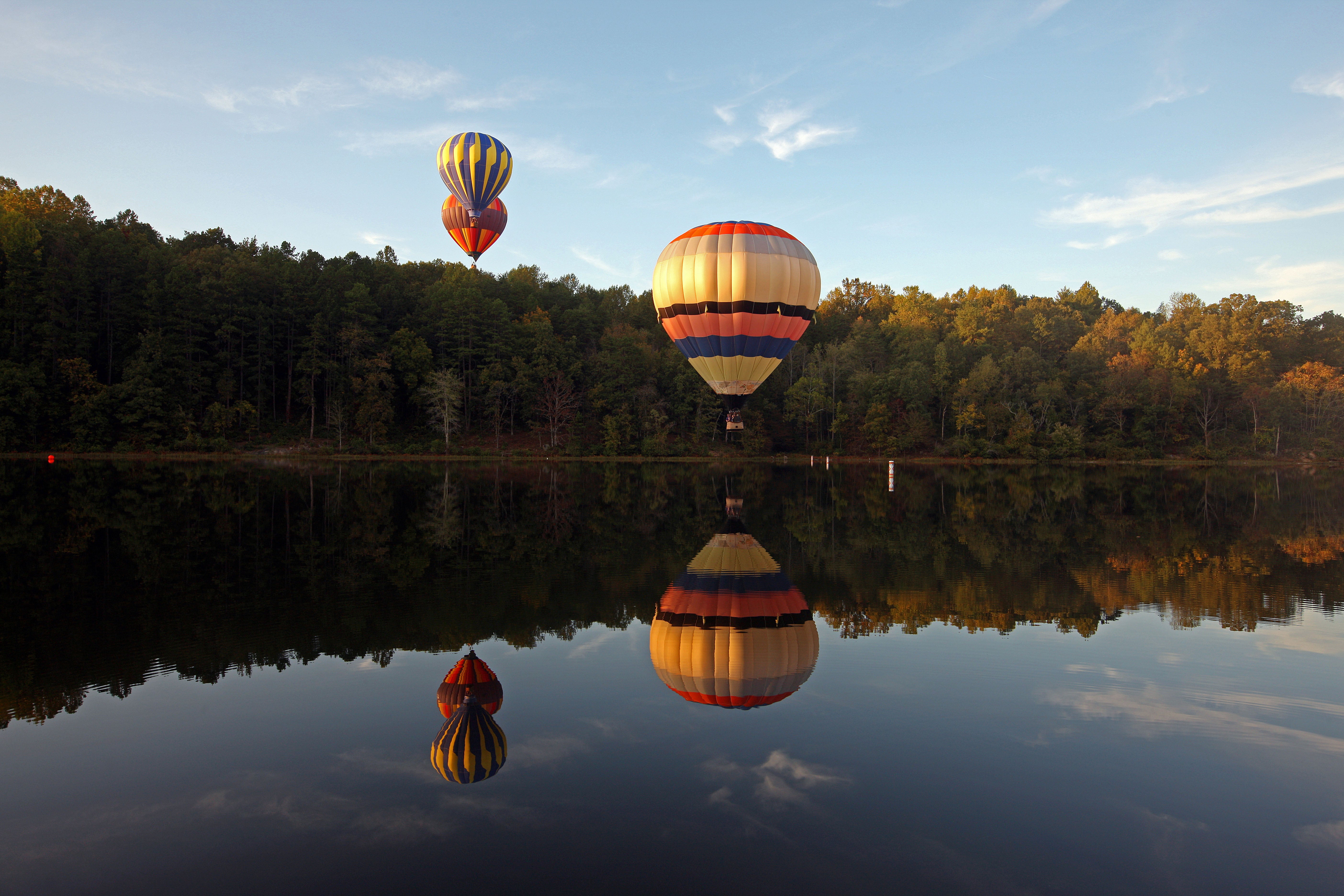 Drifting over bucolic countryside in a beautiful hot air balloon must be one of Virginia’s most extraordinary experiences