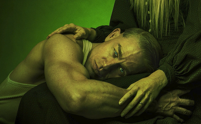 <p>Charlie Hunnam interpretará al infame asesino serial Ed Gein en la antología ‘Monstruos’ de Ryan Murphy</p>